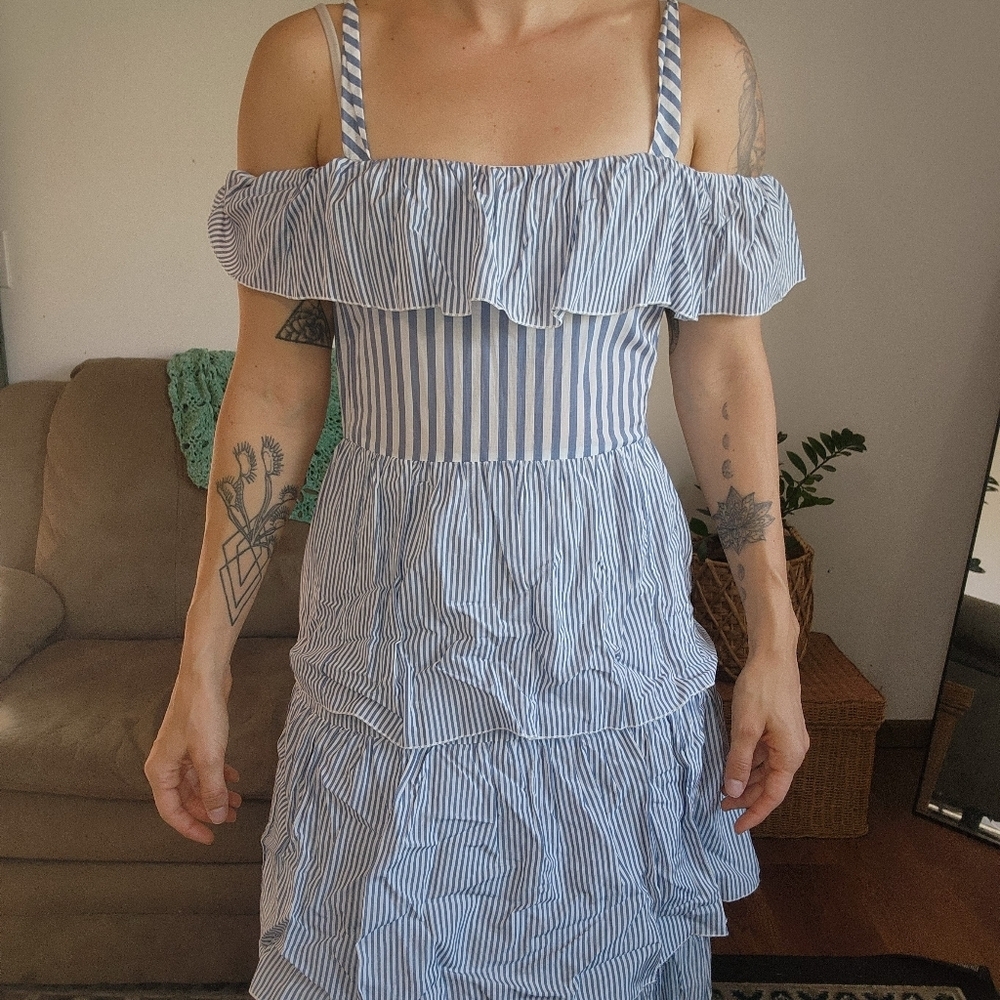 Victorias Secret Striped Tiered Maxi Dress Size Small - Picture 5 of 6